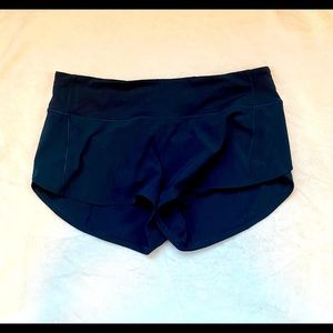 Lululemon Speed Up shorts 2.5”